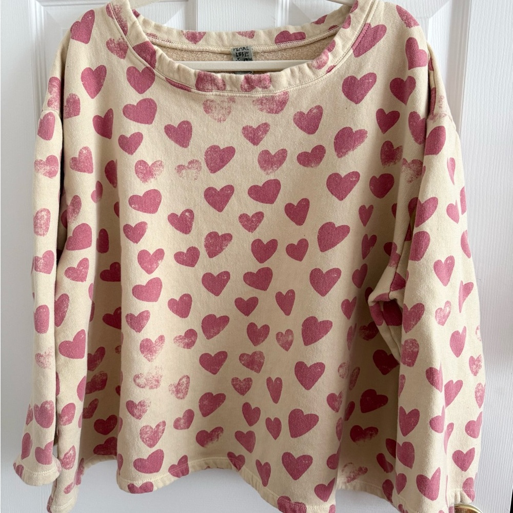 Magnolia Pearl Heart Hermosa
Sweatshirt - Picture 5 of 6